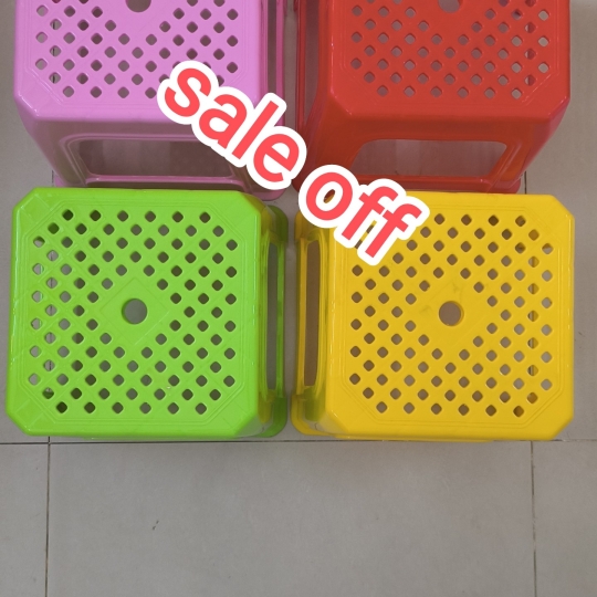 BÀN TRÒN+4 GHẾ NHỰA DT
