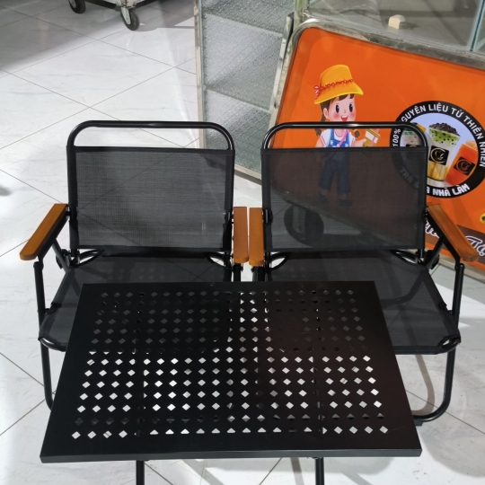 4 GHẾ ĐEN+BÀN CNC VUÔNG