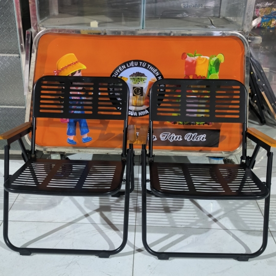 4 GHE CNC+BÀN LÁ VUÔNG