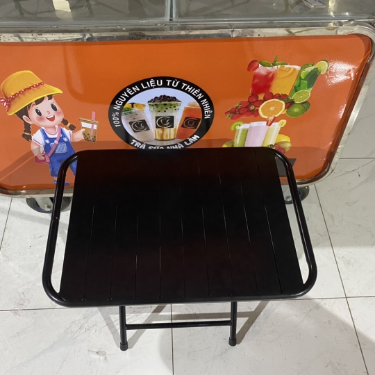 4 GHẾ INOX CAO + BÀN LÁ VUÔNG