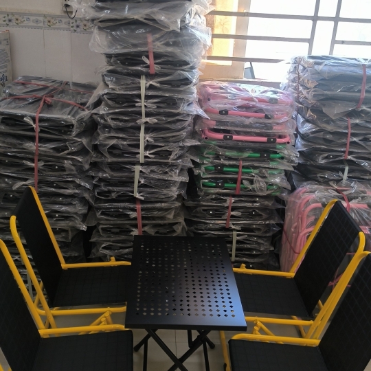4 GHẾ SAT THẤP + BÀN CNC VUÔNG(40*60)