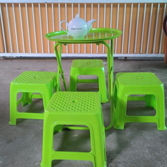 BÀN TRÒN+4 GHẾ NHỰA DT