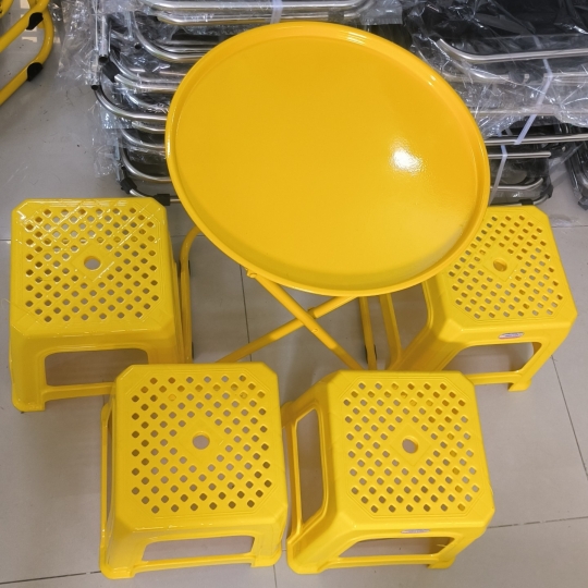 BÀN TRÒN+4 GHẾ NHỰA DT