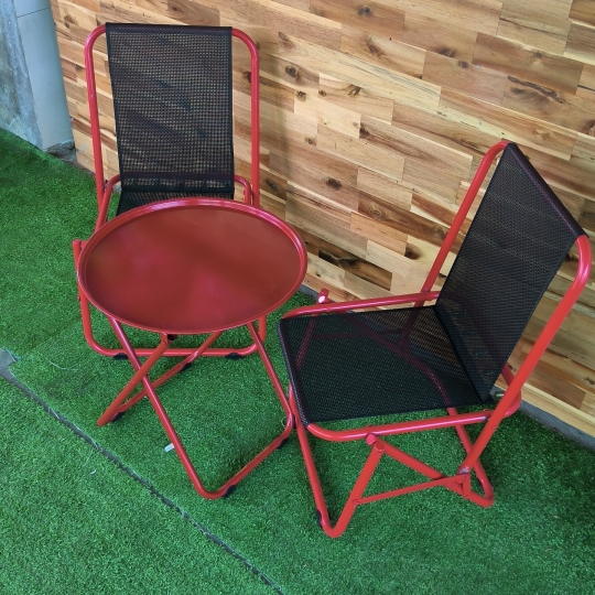 4 GHẾ SẮT THẤP + BÀN TRÒN